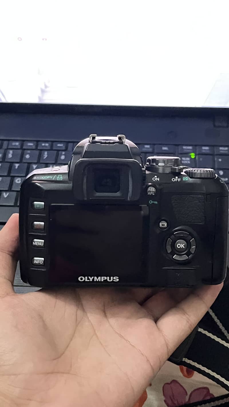 OLYMPUS E-410 4
