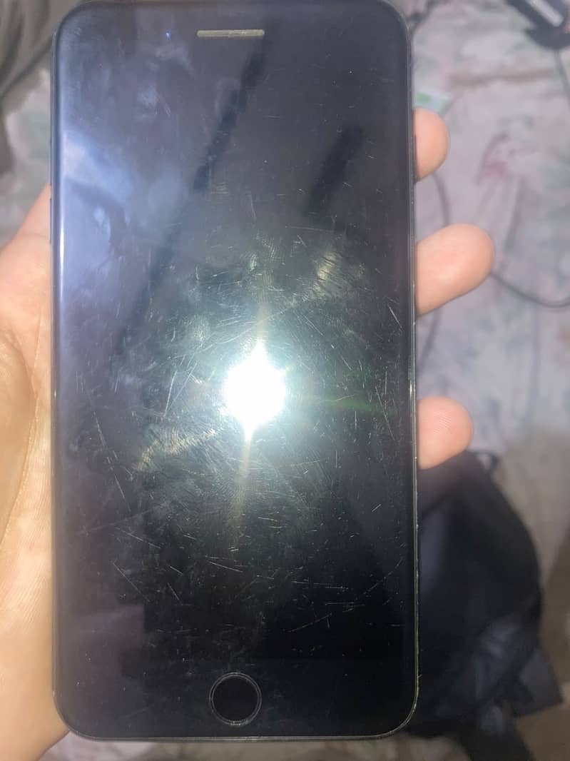 Apple iPhone 7 Plus 1