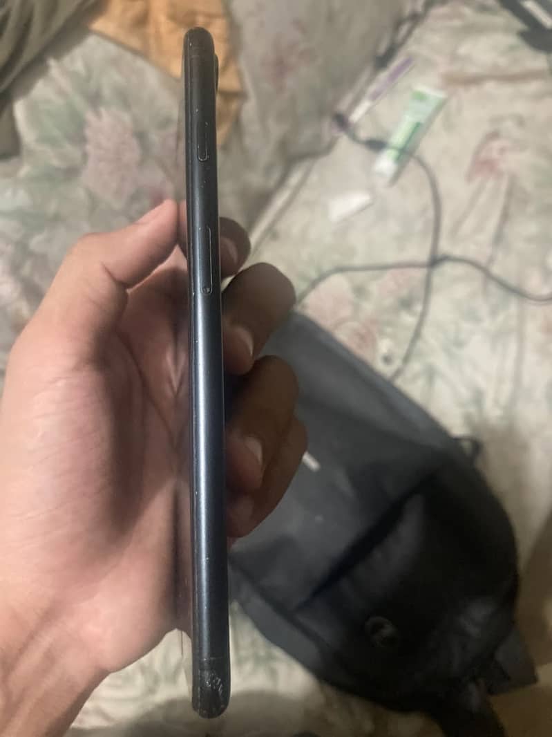 Apple iPhone 7 Plus 2