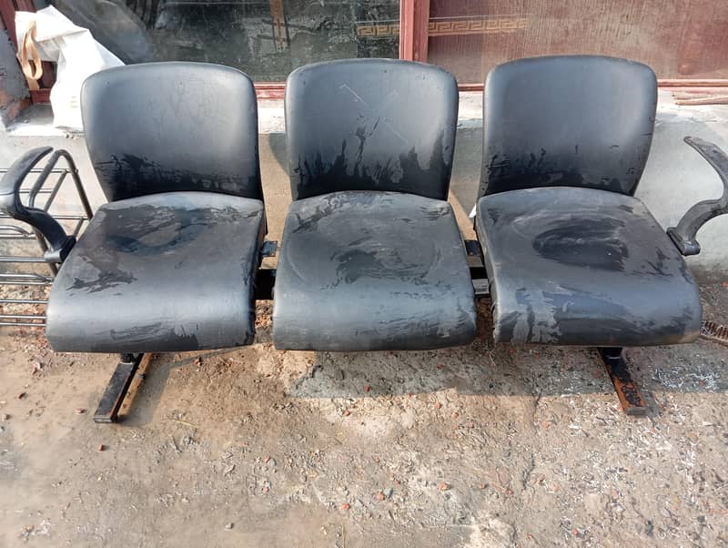 chairs 0