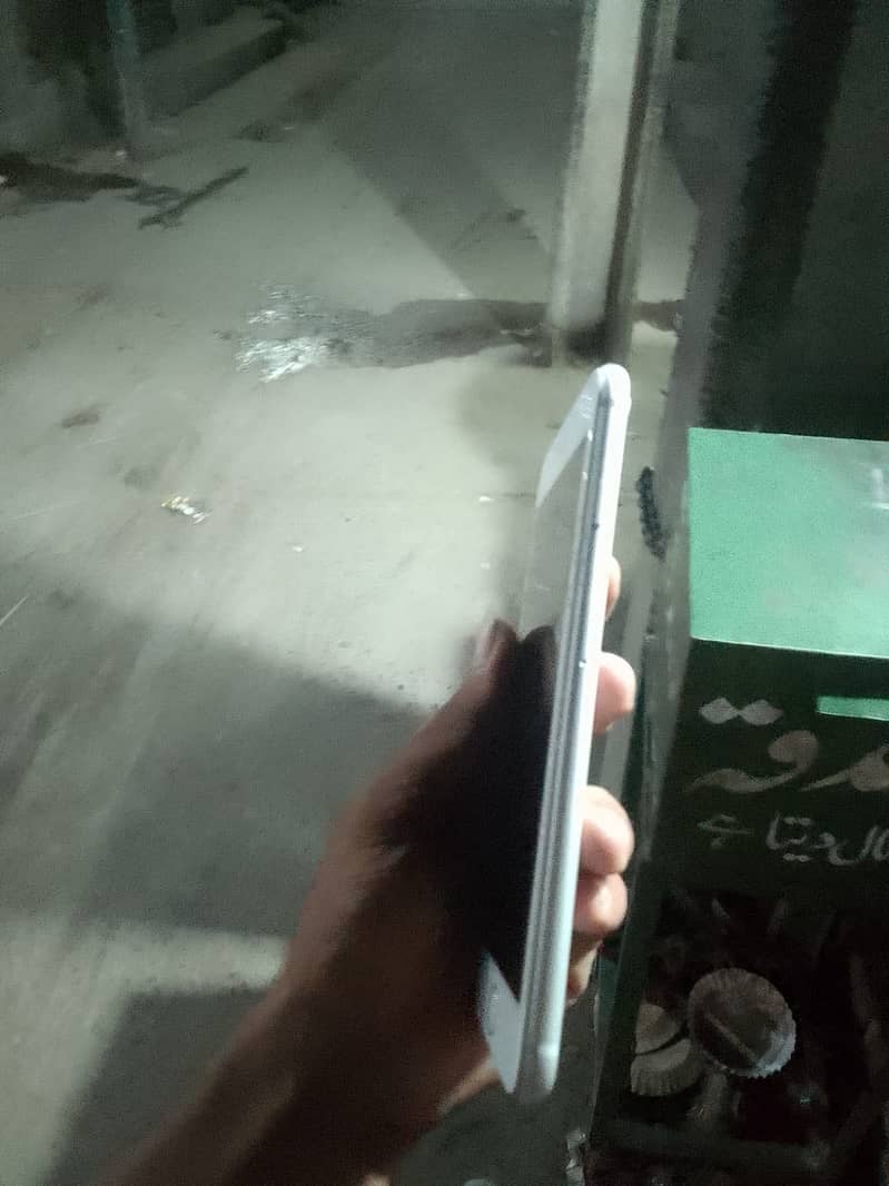 Apple iPhone 8 Plus 2