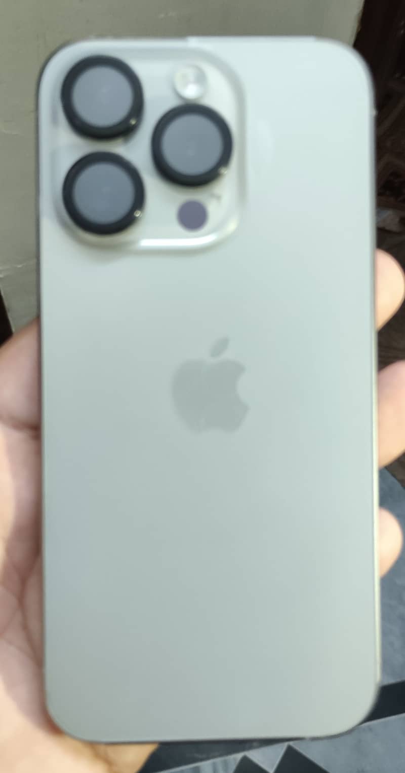 Apple iPhone 15 Pro 0