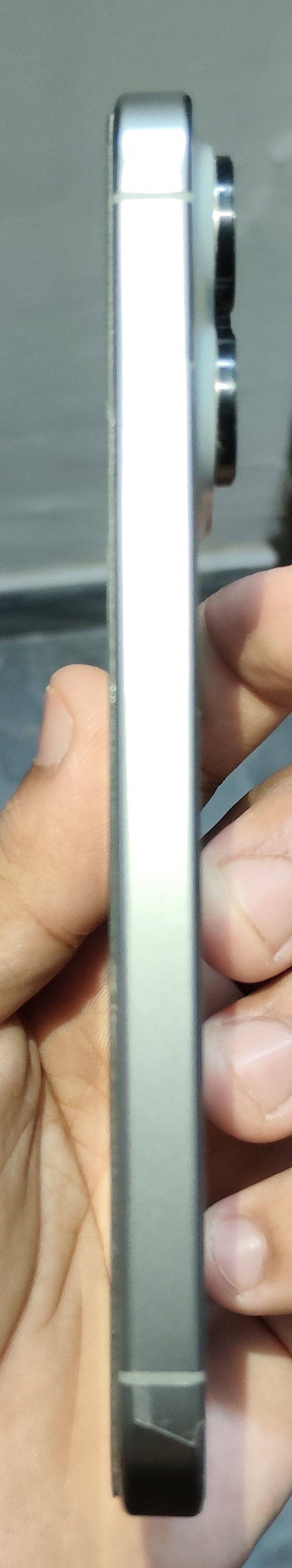 Apple iPhone 15 Pro 1