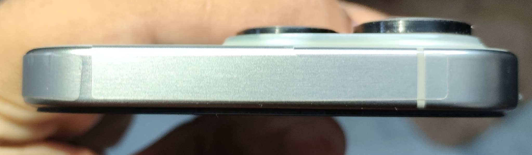 Apple iPhone 15 Pro 2