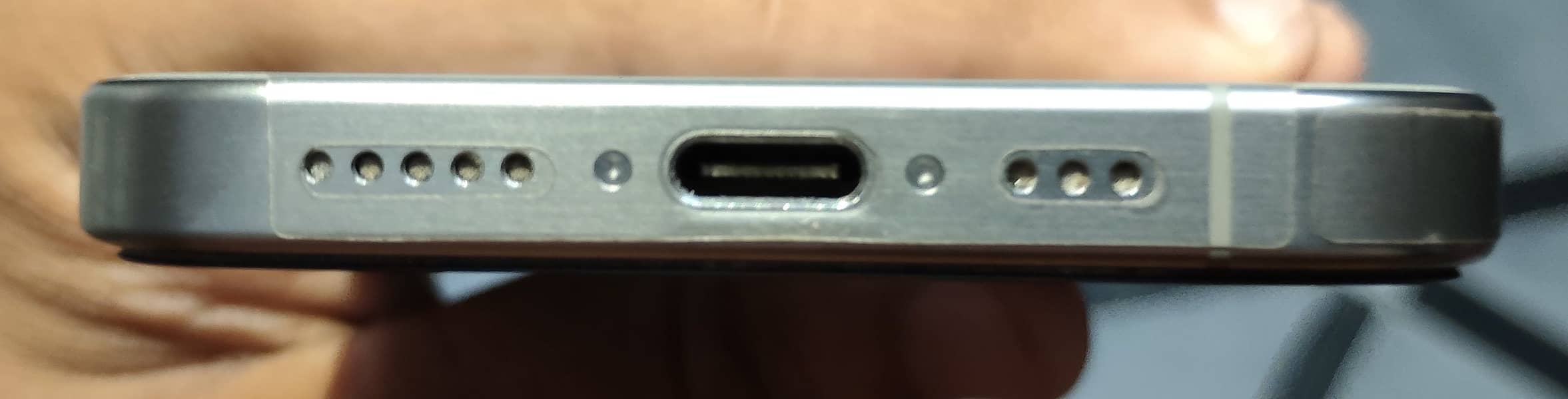 Apple iPhone 15 Pro 4