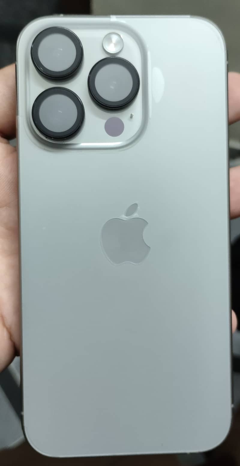 Apple iPhone 15 Pro 9