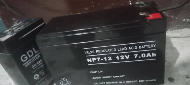 12 volt new battery NP. 7.12 12v