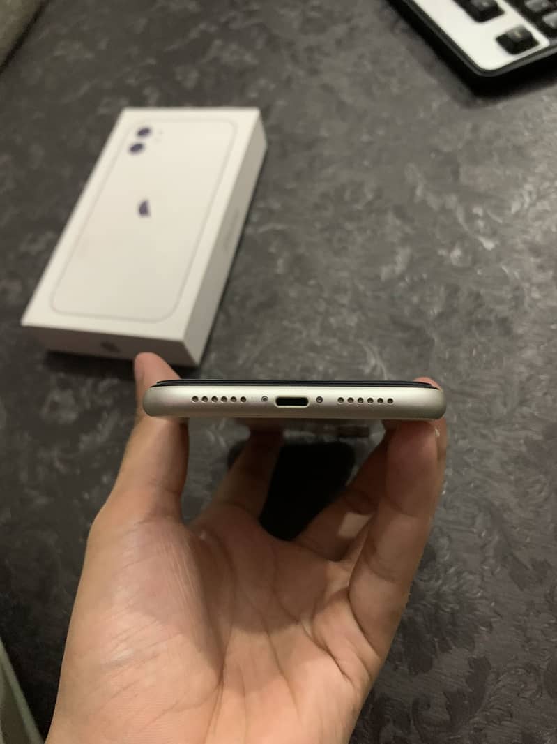 Apple iPhone 11 8