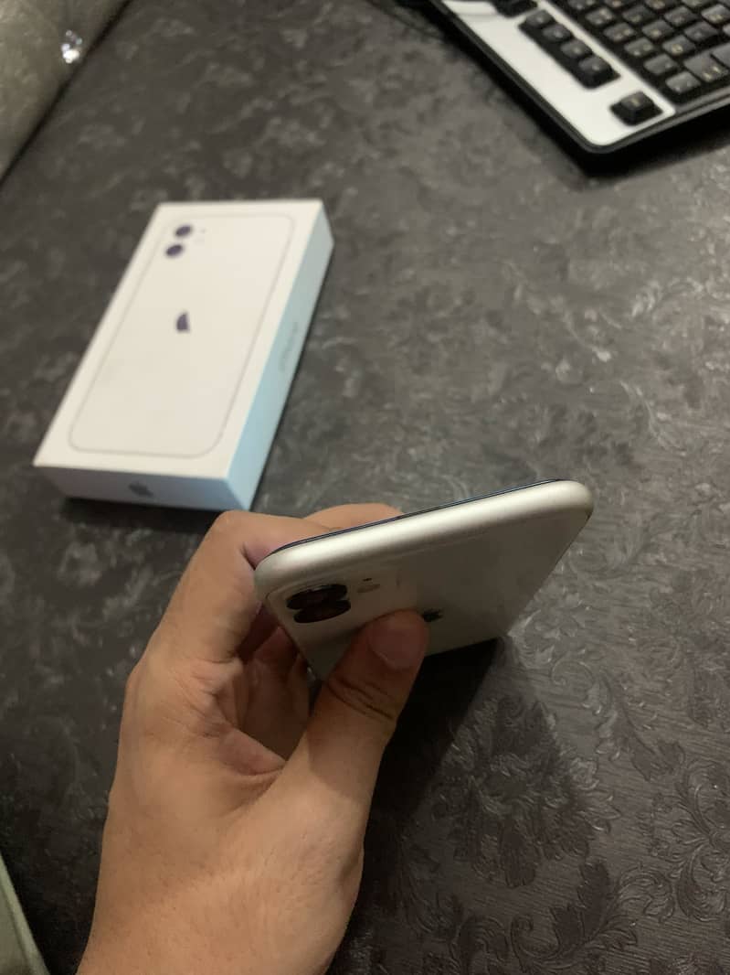 Apple iPhone 11 10