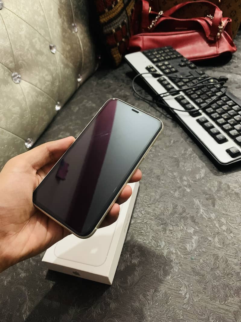 Apple iPhone 11 13