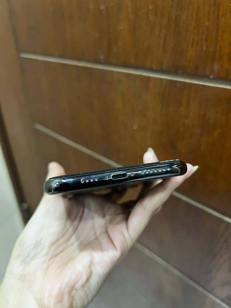 Apple iPhone 11 Pro Max 6