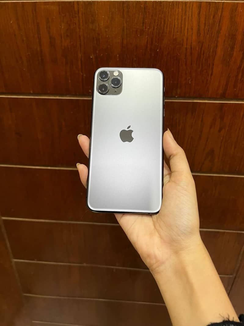 Apple iPhone 11 Pro Max 7