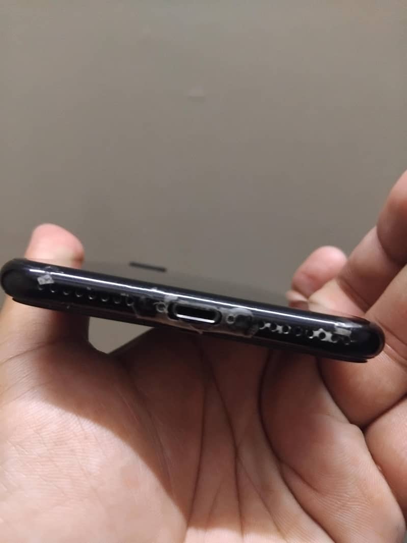 Apple iPhone 7 Plus 2
