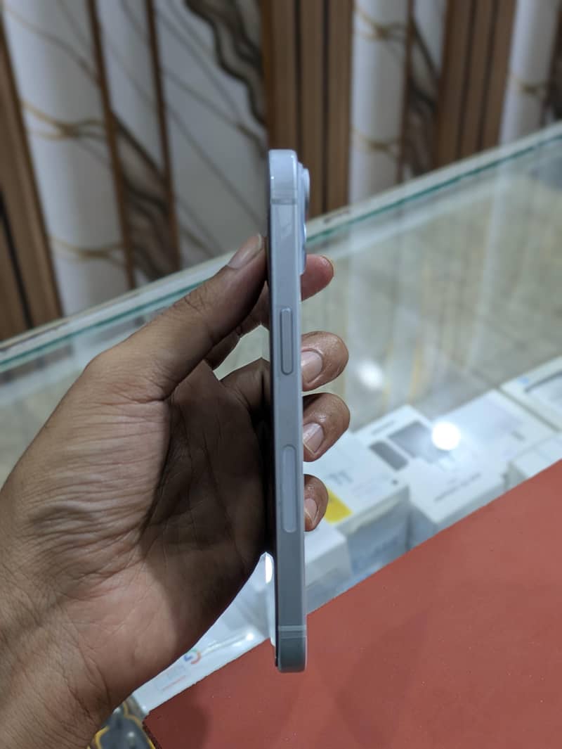 Apple iPhone 15 2