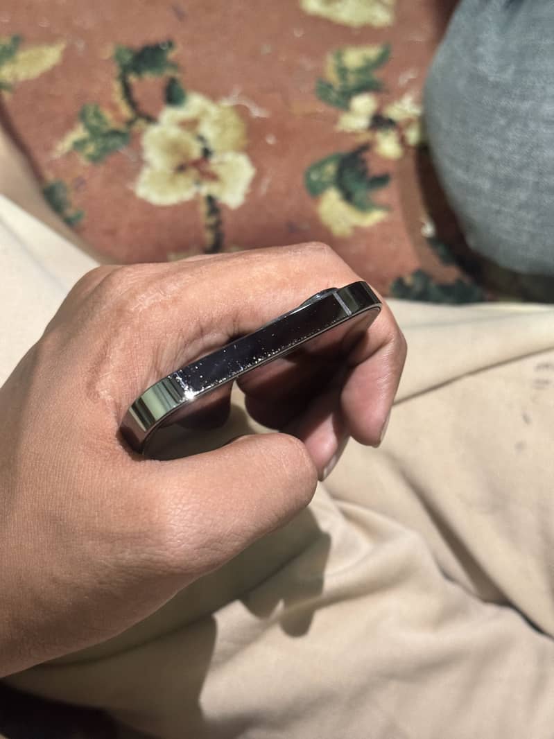 Apple iPhone 13 Pro 2