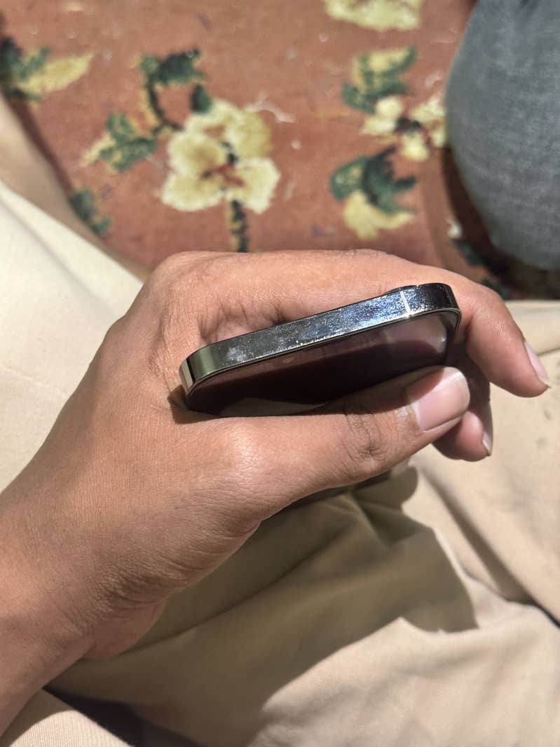 Apple iPhone 13 Pro 4