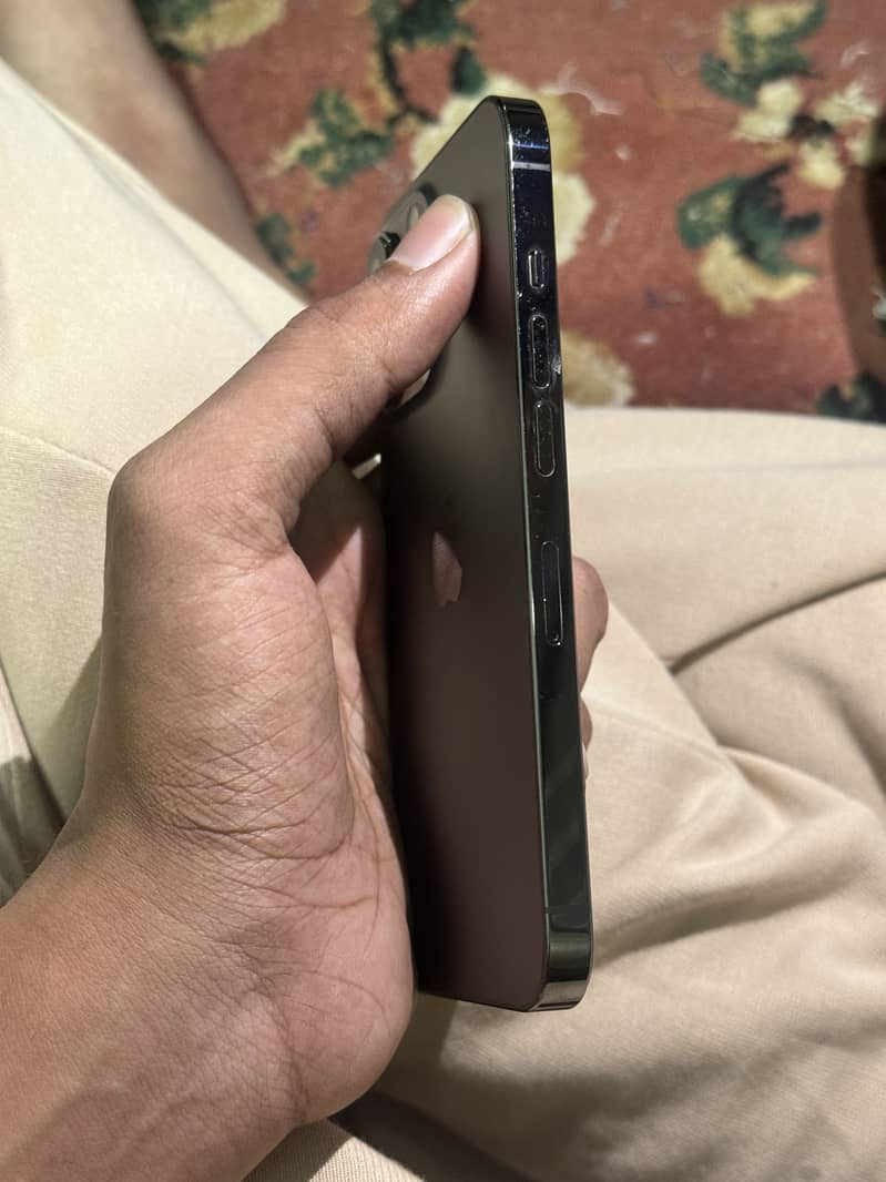 Apple iPhone 13 Pro 6