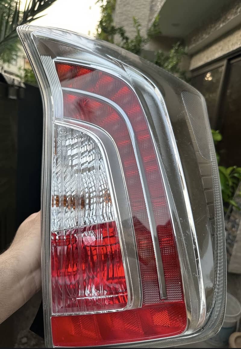 Back light pair Prius 2014 0