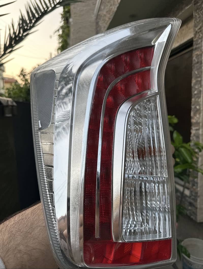 Back light pair Prius 2014 1