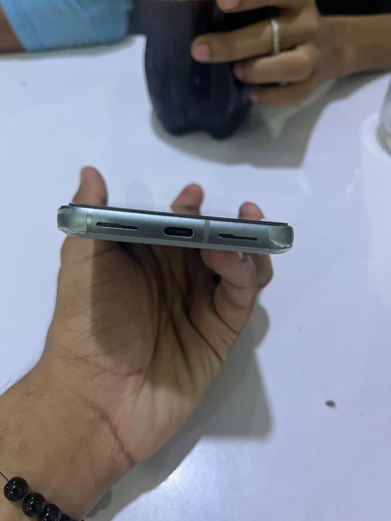 Google Pixel 8 2