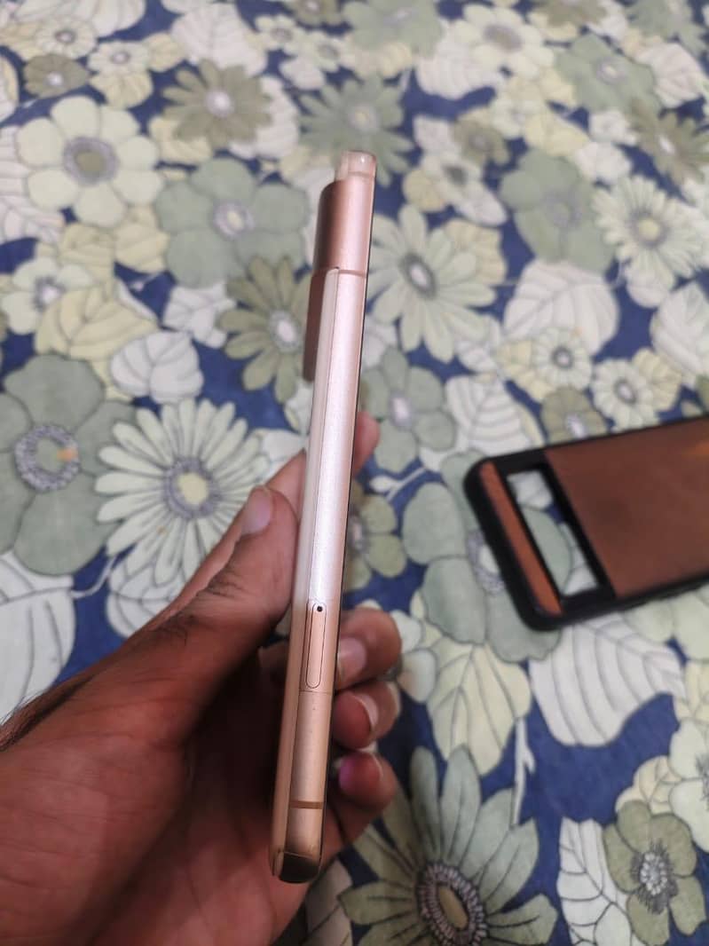 Google Pixel 8 4