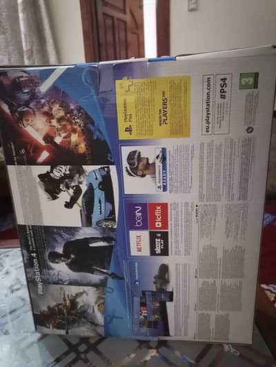 Ps4 slim 10/10 excellent condition. 2 original controllers. Exce