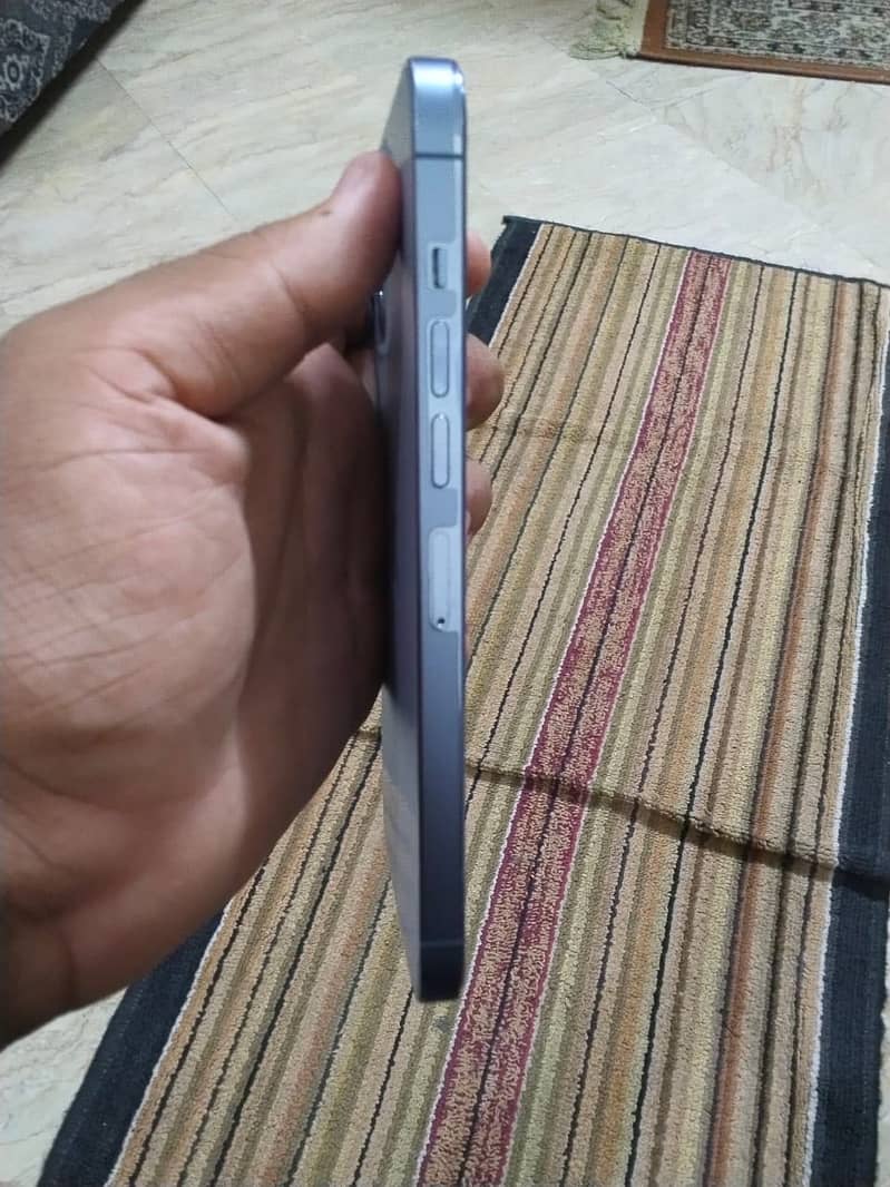 Apple iPhone 13 Pro Max 4
