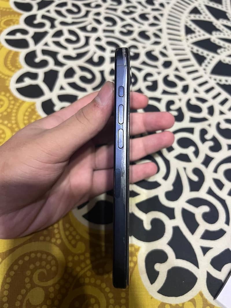Apple iPhone 15 Pro 2