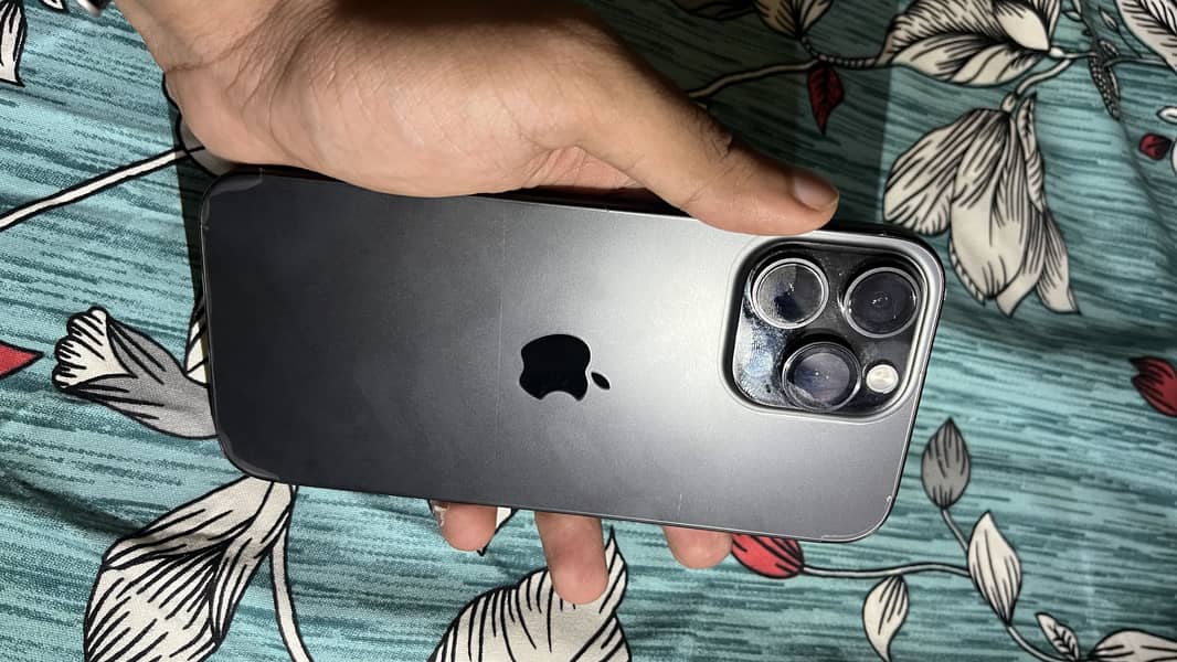 Apple iPhone 16 Pro Max 5