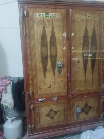 safe almari  km rate m peson ki zrurt h 14000