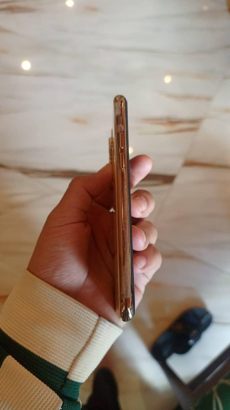 Apple iPhone 11 Pro 1