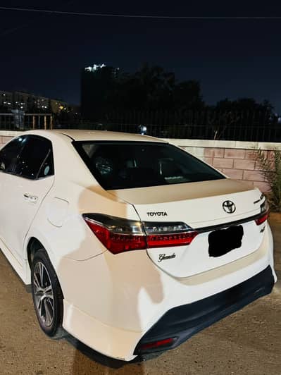 Toyota grande 1.8 white 21 model