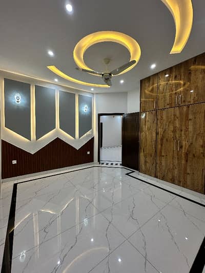 10 Marla Portion Available In Tulip Block Of Bahria Town Lahore