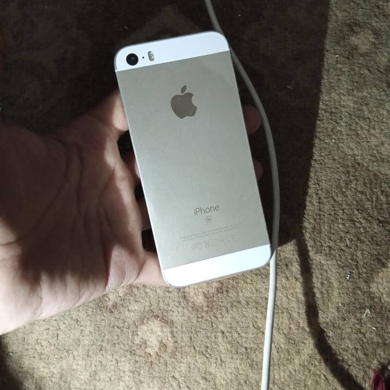 Apple iPhone SE 0