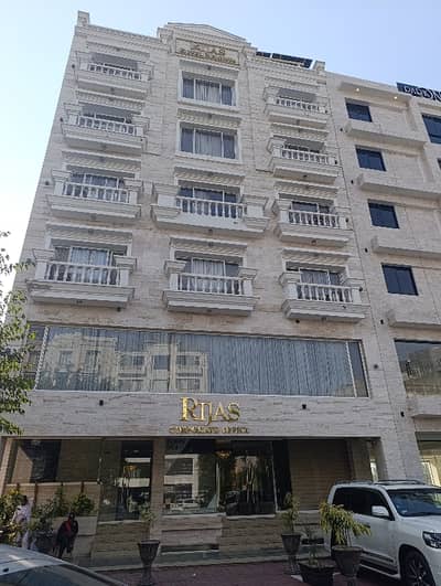 5 Marla Commercial Building available in Bahria Town Lahore