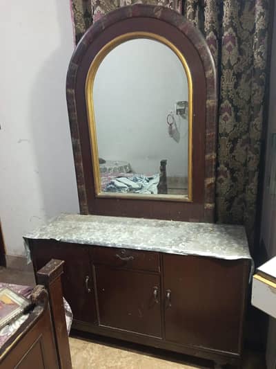Dressing table