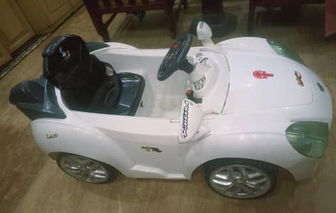 KIDS Mercedes CAR WITH REMOTE CONTROL (no damage/neat condition