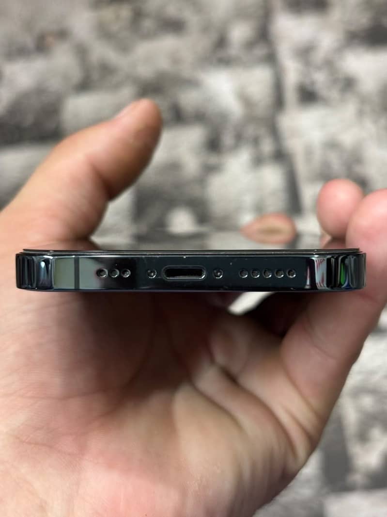 Apple iPhone 12 Pro 1