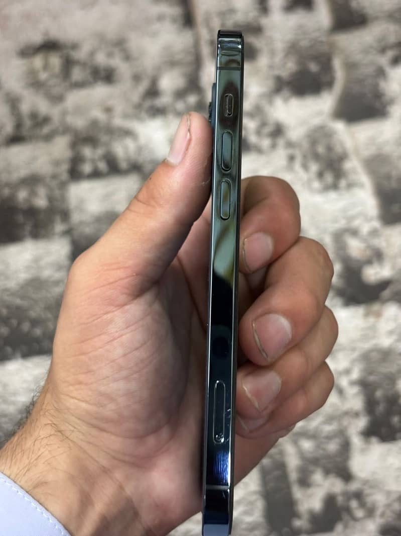Apple iPhone 12 Pro 4