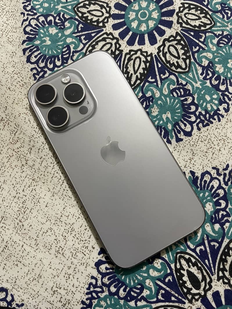 Apple iPhone 15 Pro 0