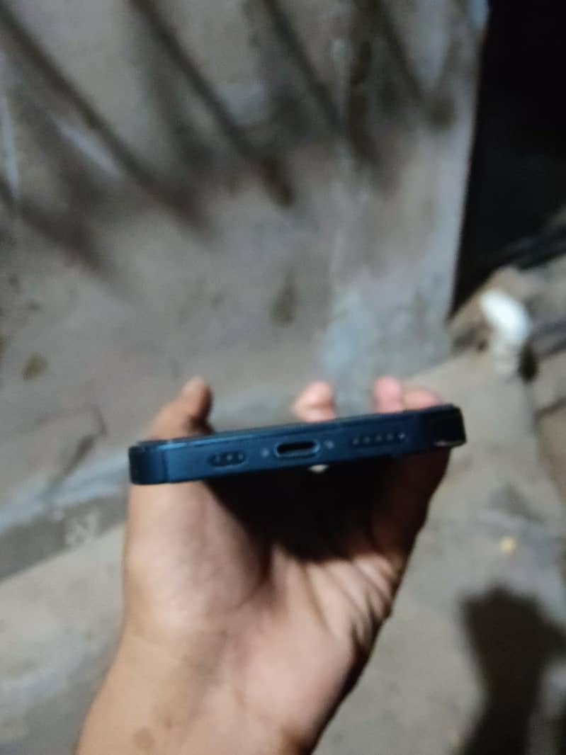 Apple iPhone 14 4