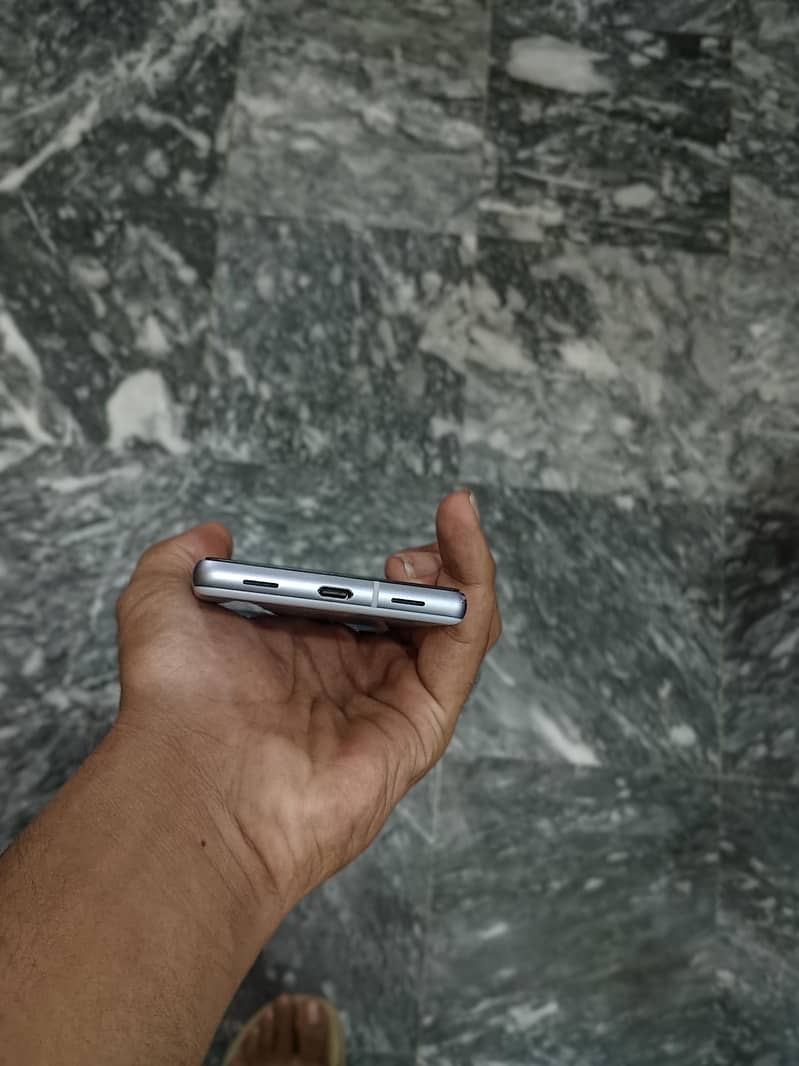 Google pixel 7a 3