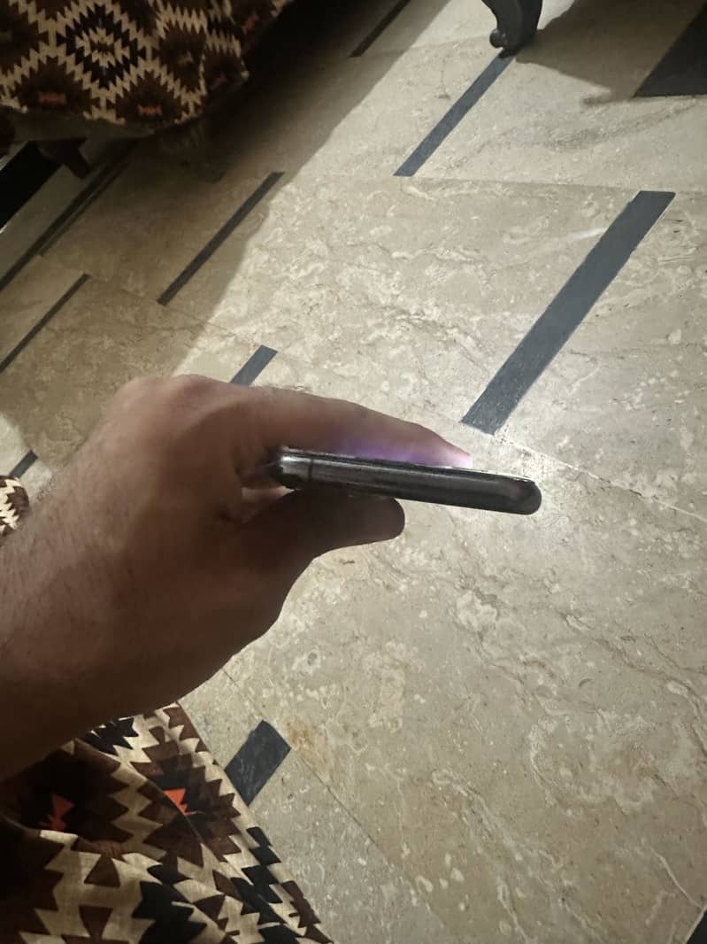 Apple iPhone 11 Pro 3