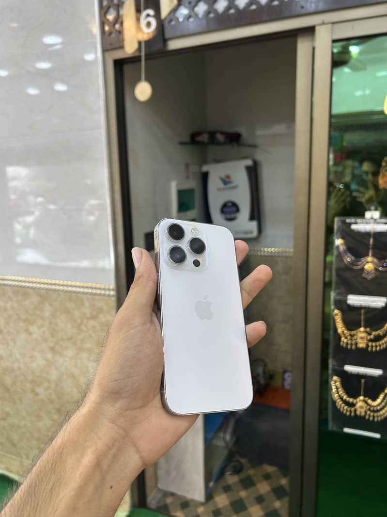 Apple iPhone 14 Pro 0