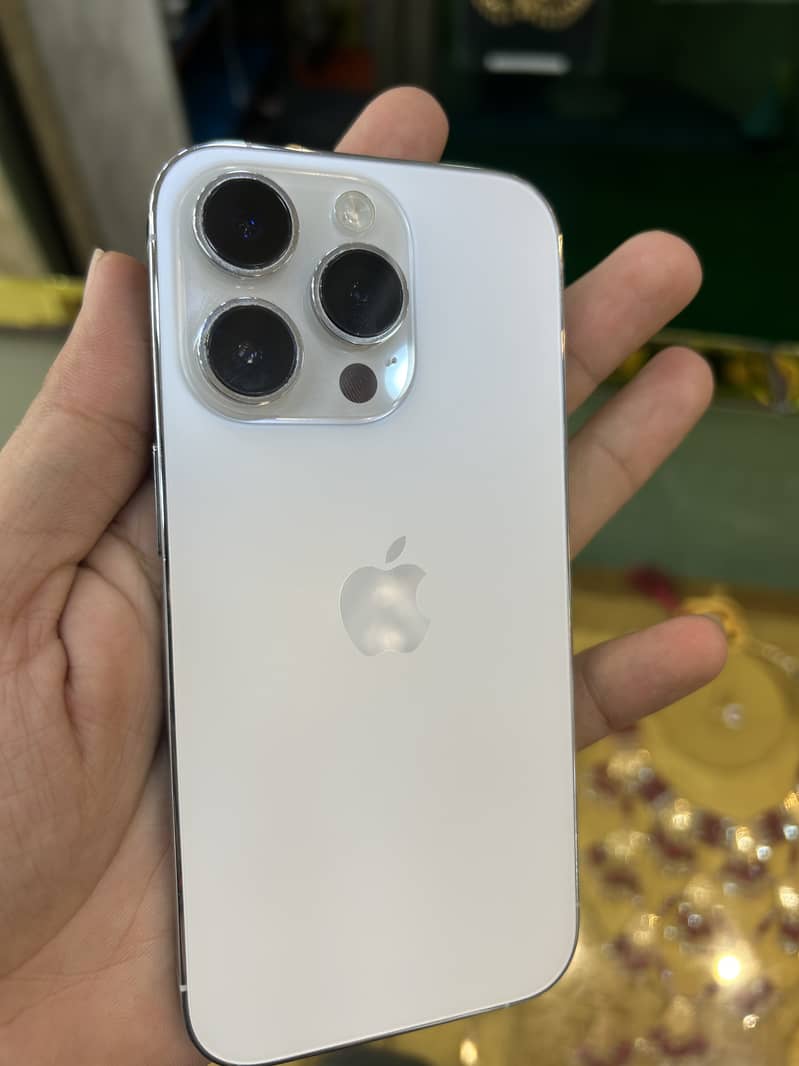 Apple iPhone 14 Pro 2