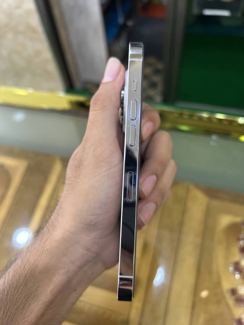 Apple iPhone 14 Pro 3