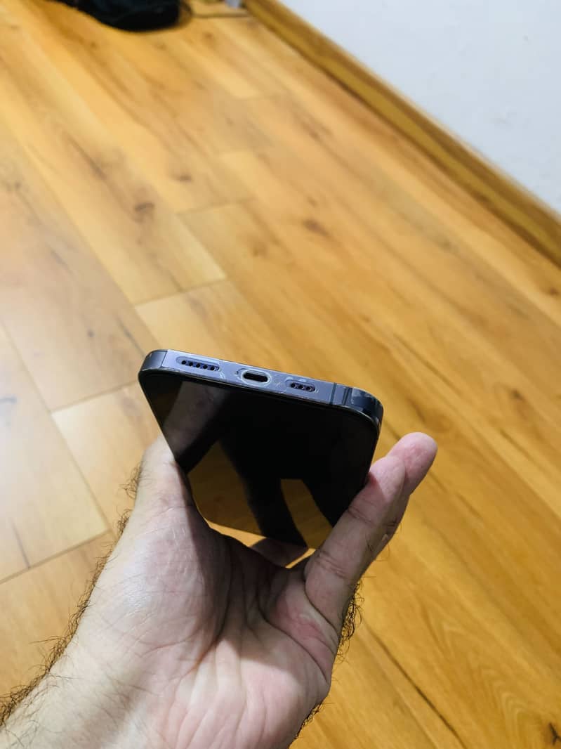 Apple iPhone 14 Pro Max 4