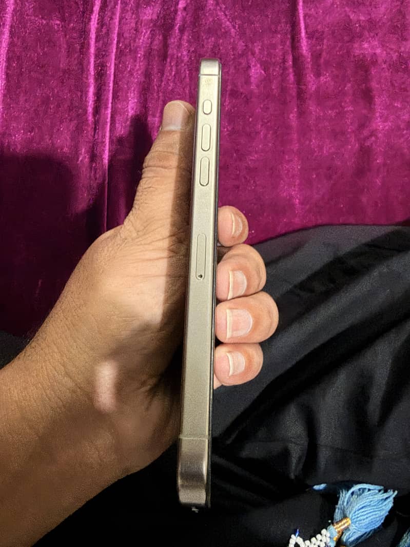 Apple iPhone 15 Pro Max 3