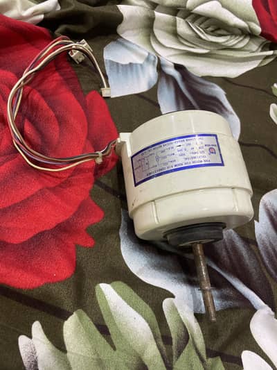 E GRAND MOTOR. INDOOR fan MOTOR. ALL OK. FanMOTOR. USED. And. Ok pc h. 