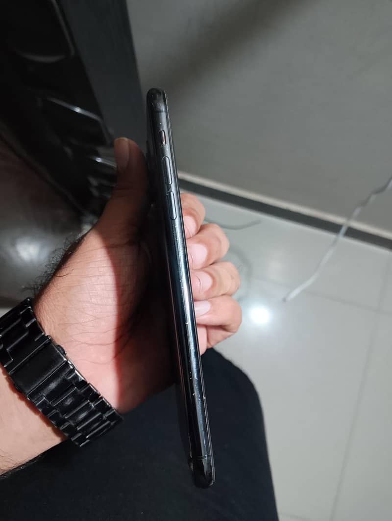 Apple iPhone 11 Pro Max 0